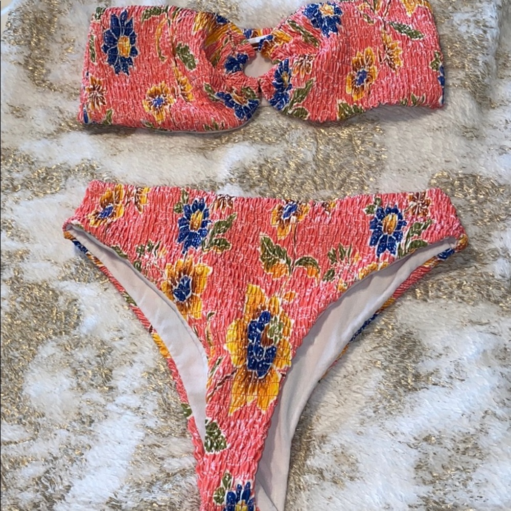 Trendy bandeau bathing suit set